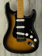 USED 2005 Fender American Deluxe Stratocaster V-Neck (005)