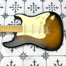 Fender 50th Anniversary American Deluxe Stratocaster 2004 • Sunburst • 8.1 lb